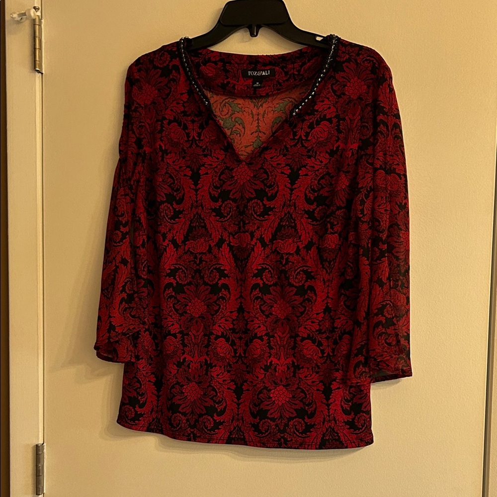 Roz & Ali Red and Black V-Neck Patterned Tunic Top